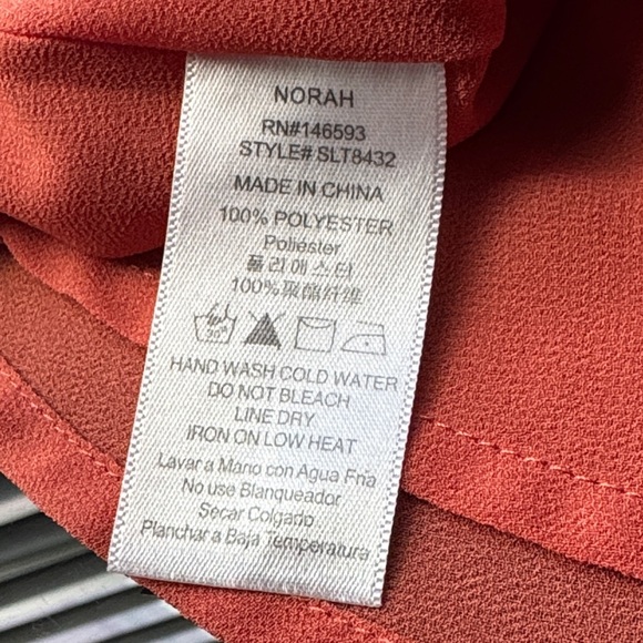 AKIRA CHICAGO BLOUSE SIZE M - Picture 4 of 4